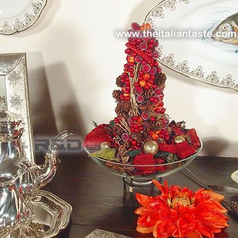 Christmas tree with pot pourri, Italian-style