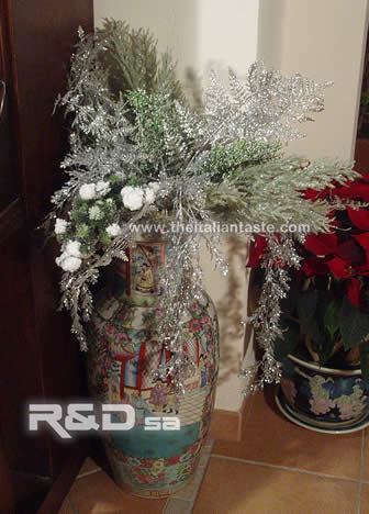 Silver-and-green Xmas arrangement