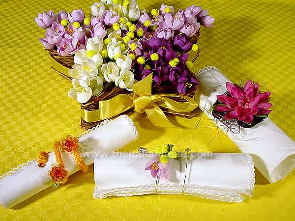 handmade napkin rings for sprng table