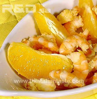 shrimps flavored and served with blonde oranges