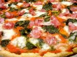 Pizza salame e spinaci