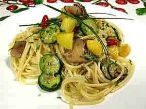 spaghetti with vegetable sauce according to the Mediterranean diet