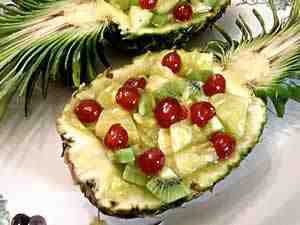 Pineapple and kiwi salad