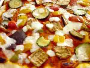 pizza with grilled peppers, courgettes and aubergines