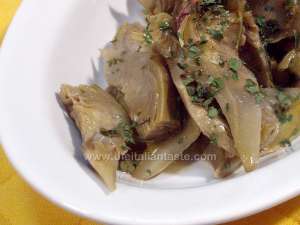 Artichoke side dish cooked in a simple way, healthy recipe