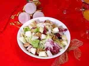 Green salad with apples and walnuts - Our recipes