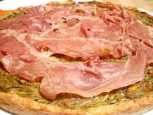 Savoury pie with puréed vegetables and raw ham for kids