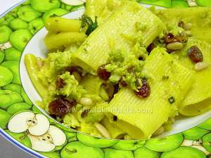 rigatoni tossed with a white sauce made with cauliflower, pine-nuts, sultanas, saffron, onion and anchoviy fillets