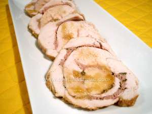 stuffed turkey roll, the ingredients of the filling are frankfurter and white mushrooms in oil