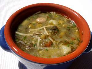 Vegetable soup with pesto sauce