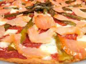 salmon-and-asparagus pizza