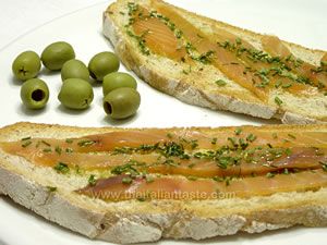 Bruschetta con salmone affumicato