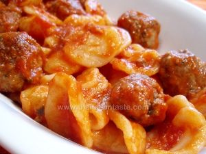 Orecchiette con polpettine di cavallo