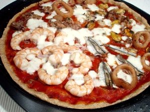 Ricetta impasto base per pizza con farina integrale di farro e lievito madre in polvere