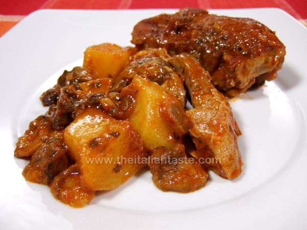 Lamb with mushrooms and potatoes