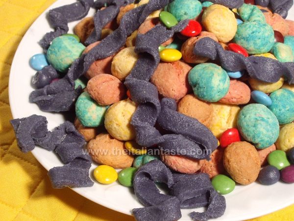 Carnival centerpiece, Italy-style