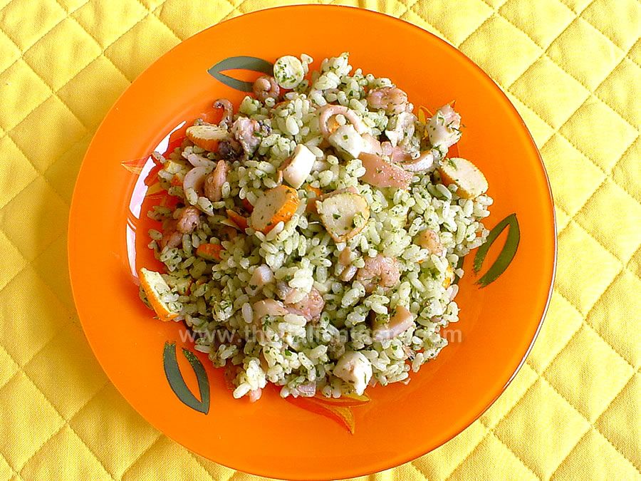 Rice salad with fish