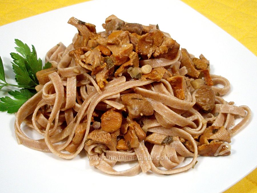 Emmer tagliatelle with chantarelle mushrooms and chestnuts